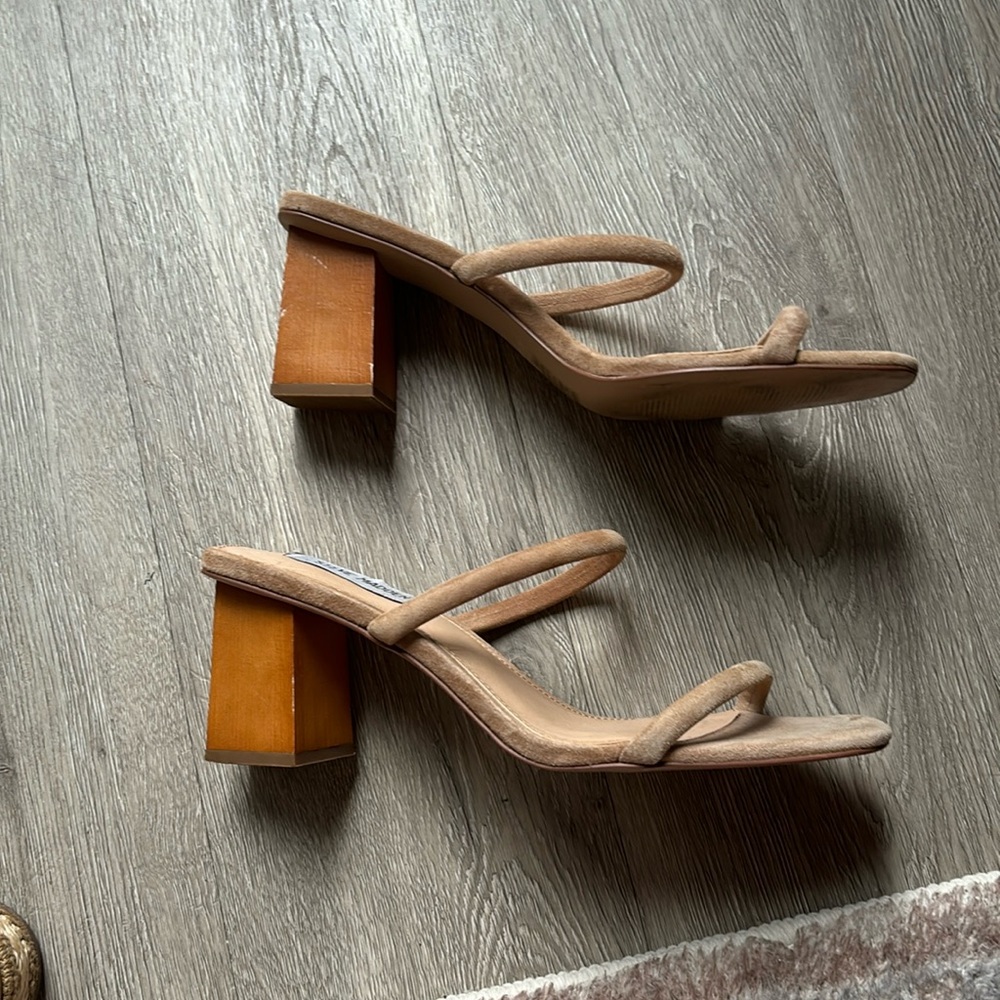 Steven Madden Tan heels